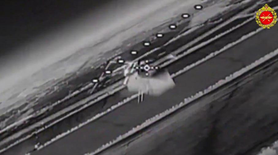 Подборка работы дроноводов зенитчиков по различным беспилотникам противника Подборка работы дроноводов зенитчиков по различным беспилотникам противника