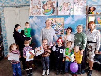 «Ах, какая мама!». 17.11.2025 г. в ГБУ «Комплексный центр социального обслуживания населения» Министерства труда и социальной политики Запорожской области на базе Андреевской библиотеки состоялось мероприятие, приуроченное...