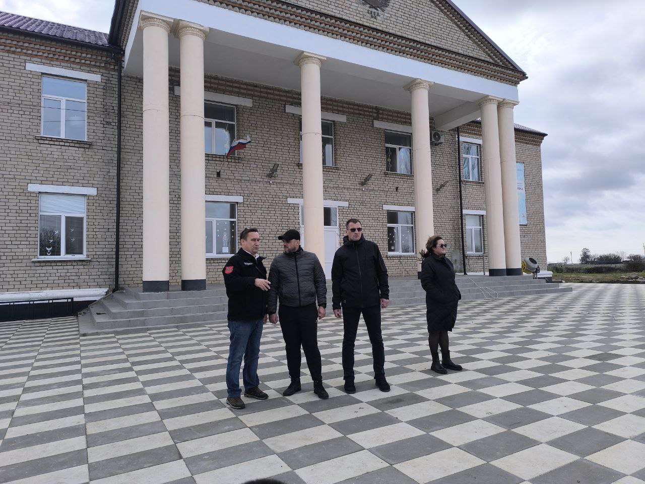 Глава округа Александр Трудоношин показал гостям из Инкермана масштабные объекты ремонта и благоустройства Глава округа Александр Трудоношин показал гостям из Инкермана масштабные объекты ремонта и благоустройства