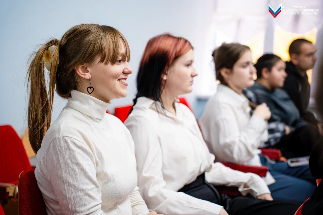 Интенсив по ораторскому искусству: развитие навыков публичных выступлений Интенсив по ораторскому искусству: развитие навыков публичных выступлений