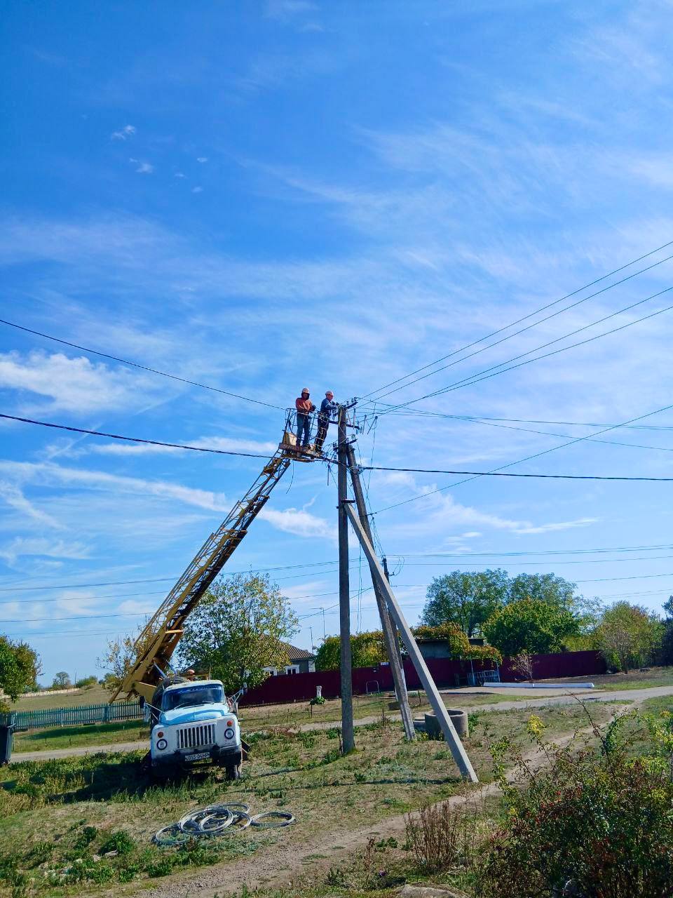Акимовский район — перетяжка проводов Акимовский район — перетяжка проводов