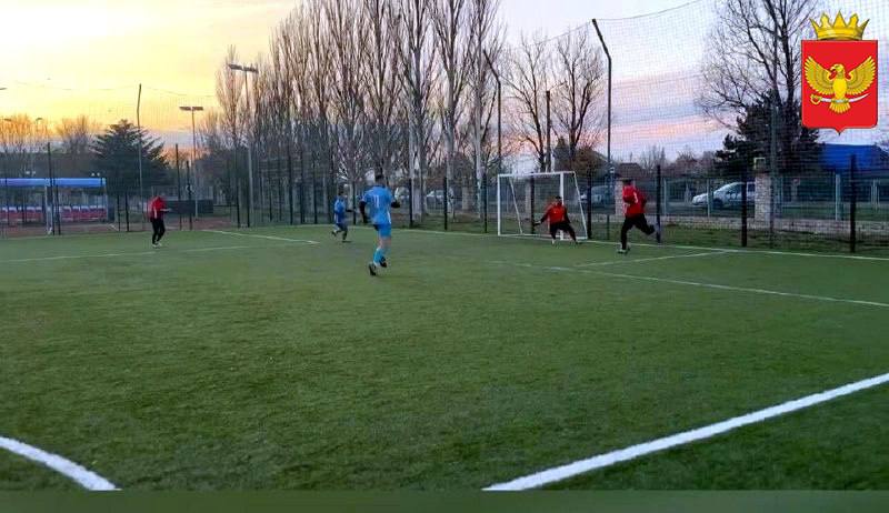 15 ноября на футбольном поле СК «Олимпиец» состоялись игры 6-го тура осеннего Чемпионата Приморской любительской лиги по футболу 6х6, посвященного Году защитника Отечества 15 ноября на футбольном поле СК «Олимпиец» состоялись игры 6-го тура осеннего Чемпионата Приморской любительской лиги по футболу 6х6, посвященного Году защитника Отечества