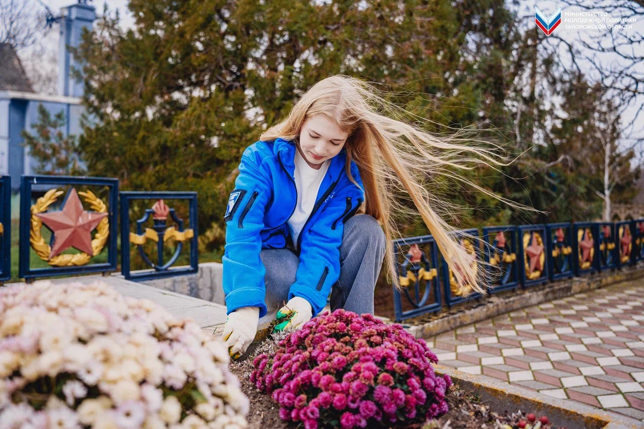 Оберегая историю: «Волонтеры Победы» провели субботник на мемориале в селе Тихоновка Оберегая историю: «Волонтеры Победы» провели субботник на мемориале в селе Тихоновка