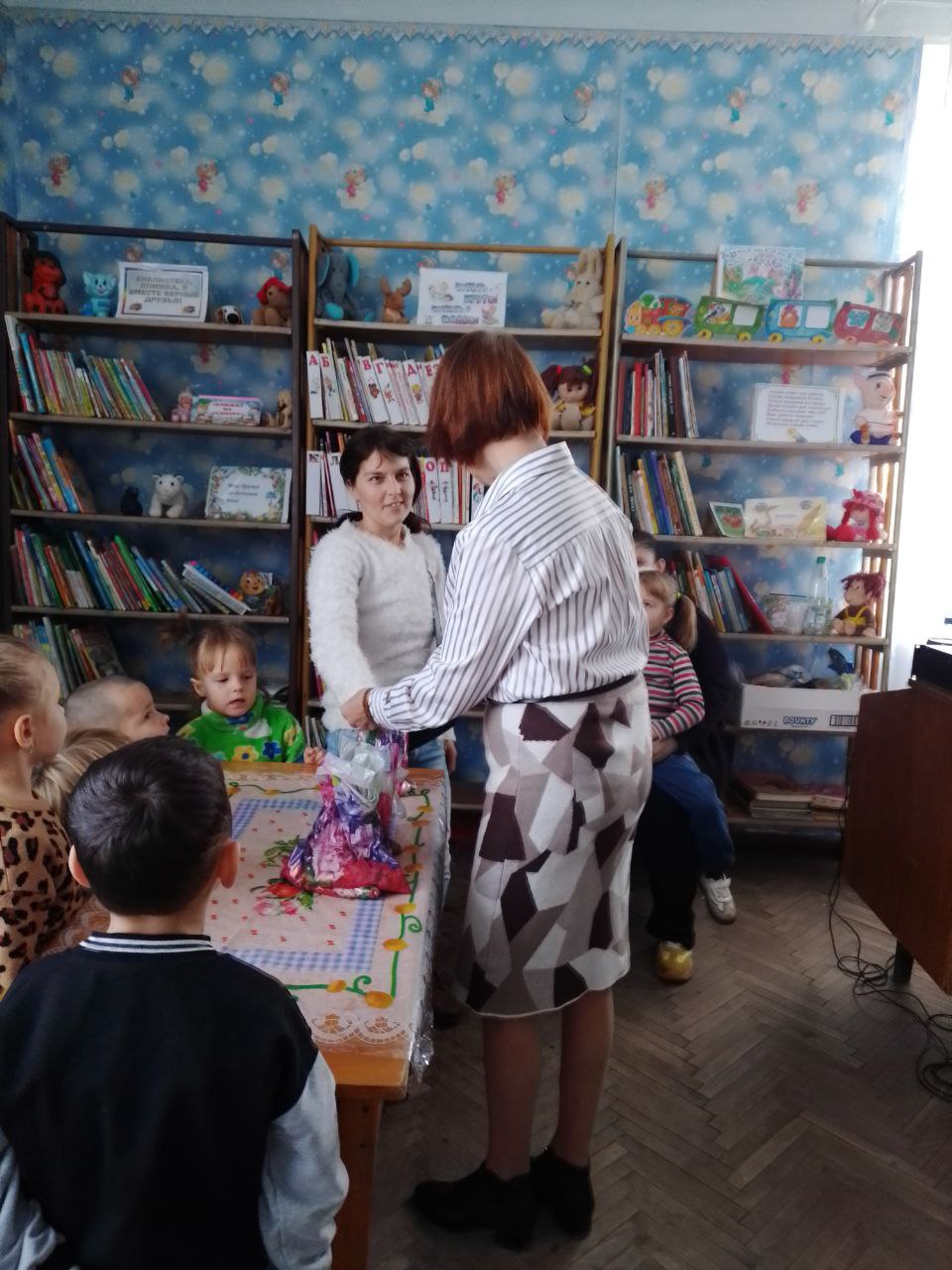 Праздничное мероприятие ко Дню матери Праздничное мероприятие ко Дню матери