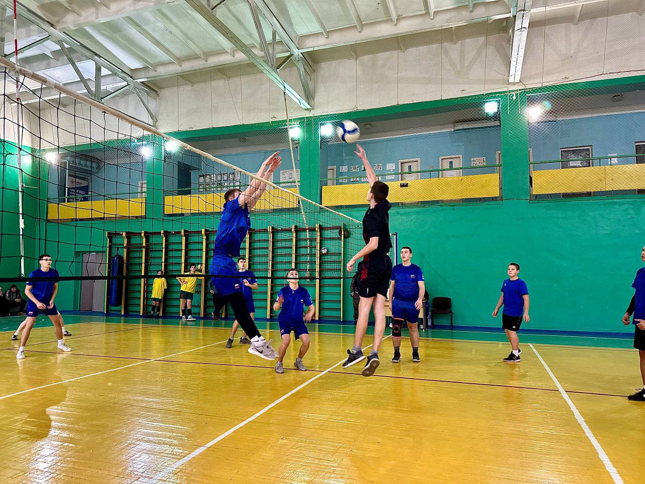 19 ноября состоялся второй групповой этап соревнований по волейболу среди юношей – учащихся образовательных учреждений Приморского муниципального округа 19 ноября состоялся второй групповой этап соревнований по волейболу среди юношей – учащихся образовательных учреждений Приморского муниципального округа