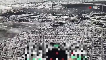 Кадры поражения артиллеристами 18 ОА ГрВ "Днепр" объектов ВСУ на территории промзоны в поселке Антоновка