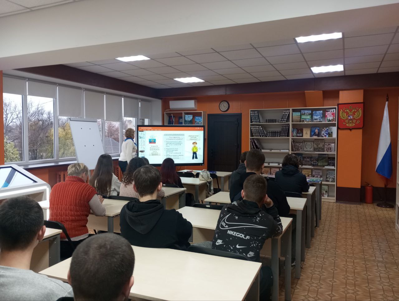 «Уроки права – уроки жизни»: накануне Всемирного дня прав ребёнка, в Токмакской центральной городской библиотеке прошёл час правовых знаний «Уроки права – уроки жизни»: накануне Всемирного дня прав ребёнка, в Токмакской центральной городской библиотеке прошёл час правовых знаний