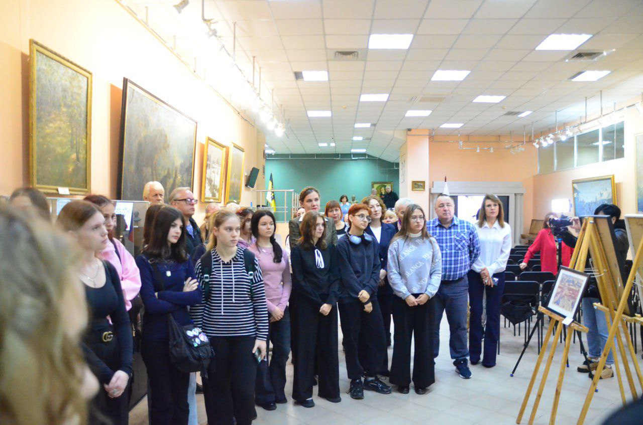 Министр культуры Запорожской области Светлана Назина посетила торжественное событие: Художественный музей имени Исаака Бродского пополнился работами московских художников Министр культуры Запорожской области Светлана Назина посетила торжественное событие: Художественный музей имени Исаака Бродского пополнился работами московских художников