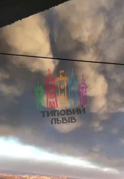 ВС РФ утром нанесли массированный удар по объектам ВПК и энергетики, а также складам БПЛА в западных областях Украины