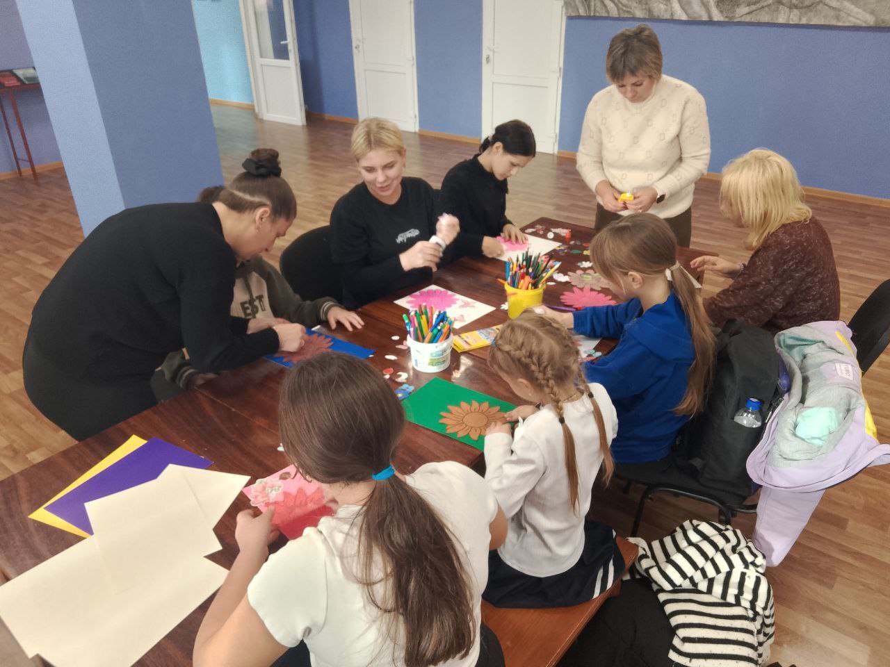В Розовском СДК прошёл мастер-класс по изготовлению открыток ко Дню матери В Розовском СДК прошёл мастер-класс по изготовлению открыток ко Дню матери