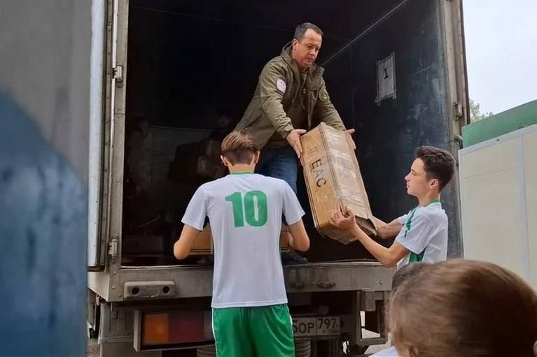 70 тонн гумпомощи раздал в 2025 году Народный фронт в Запорожской области