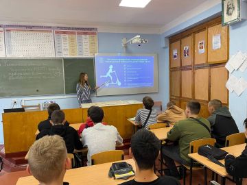 В Днепрорудненском профессиональном лицее прошли тематические классные часы по профилактике детского дорожно-транспортного травматизма