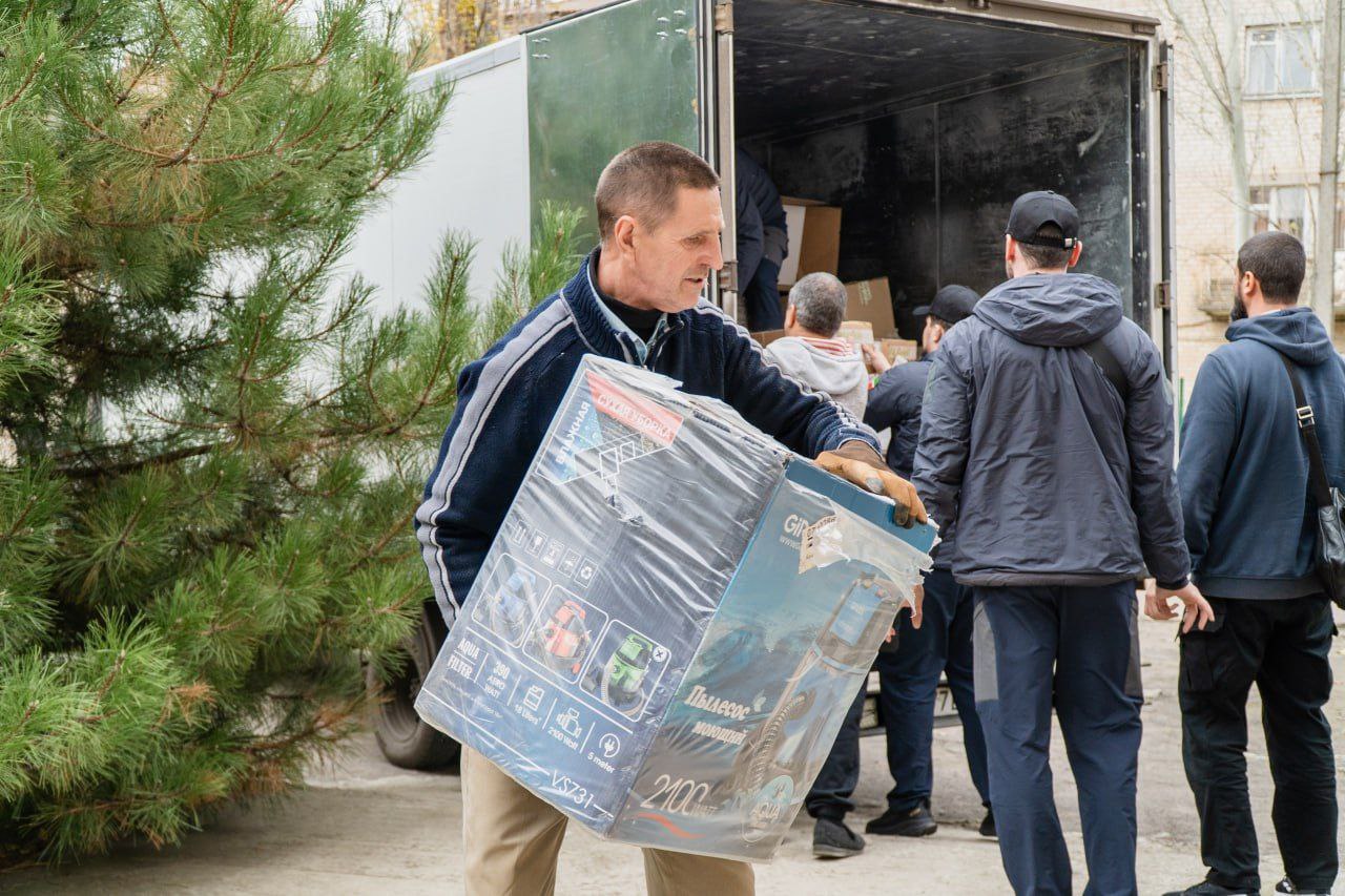 Сергей Золотарёв: Получили гуманитарную помощь от Регионального общественного фонда имени Героя России Ахмата-Хаджи Кадырова Сергей Золотарёв: Получили гуманитарную помощь от Регионального общественного фонда имени Героя России Ахмата-Хаджи Кадырова