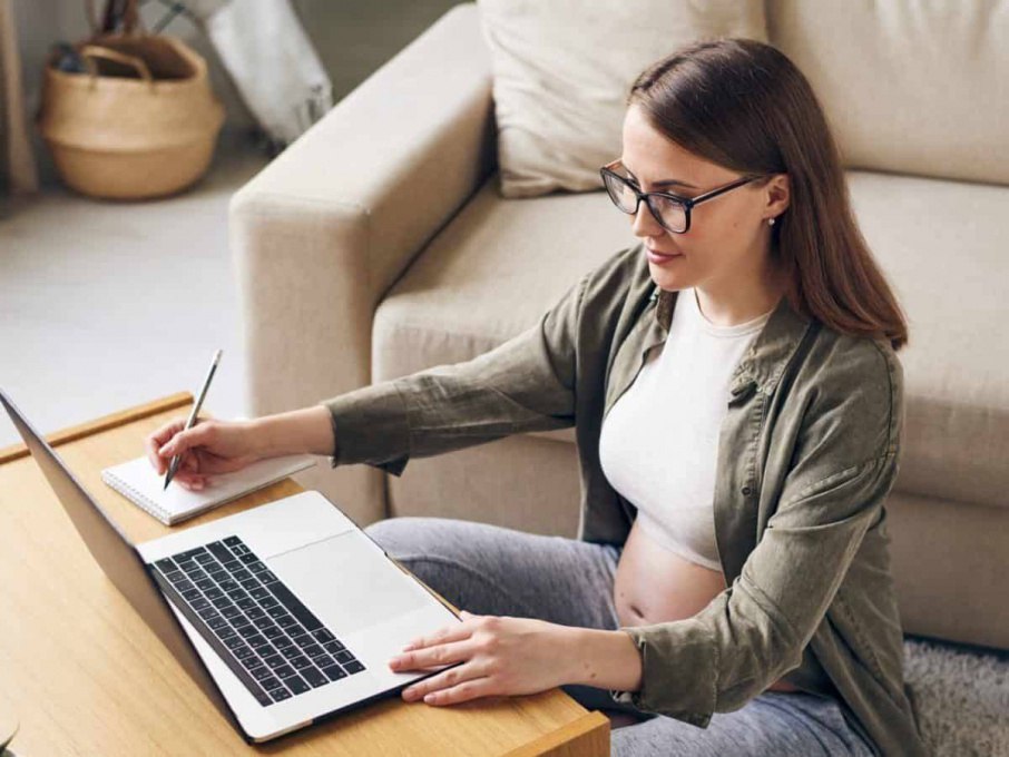 Студентка + мама. А у нас финансовое пополнение