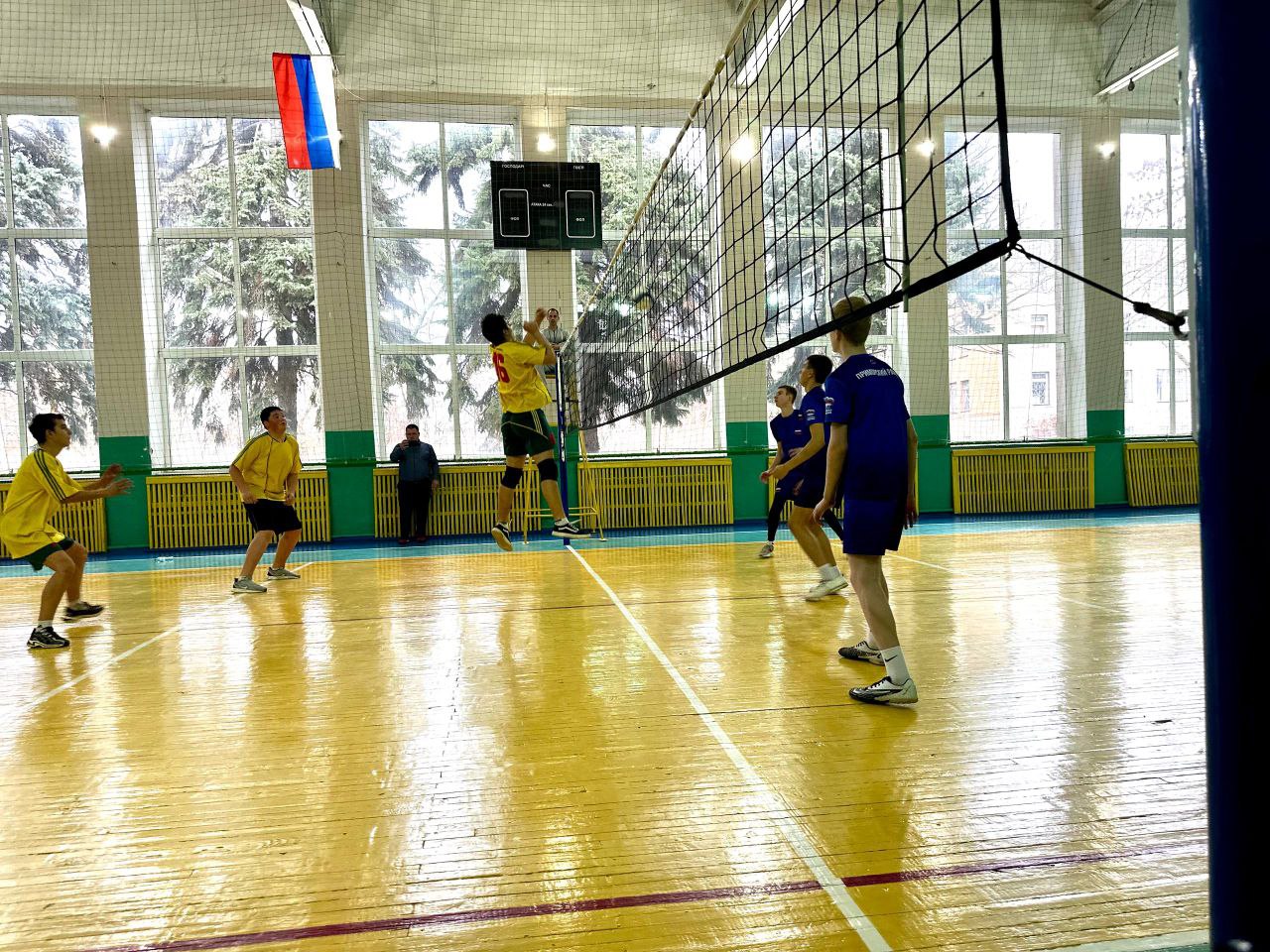 19 ноября состоялся второй групповой этап соревнований по волейболу среди юношей – учащихся образовательных учреждений Приморского муниципального округа