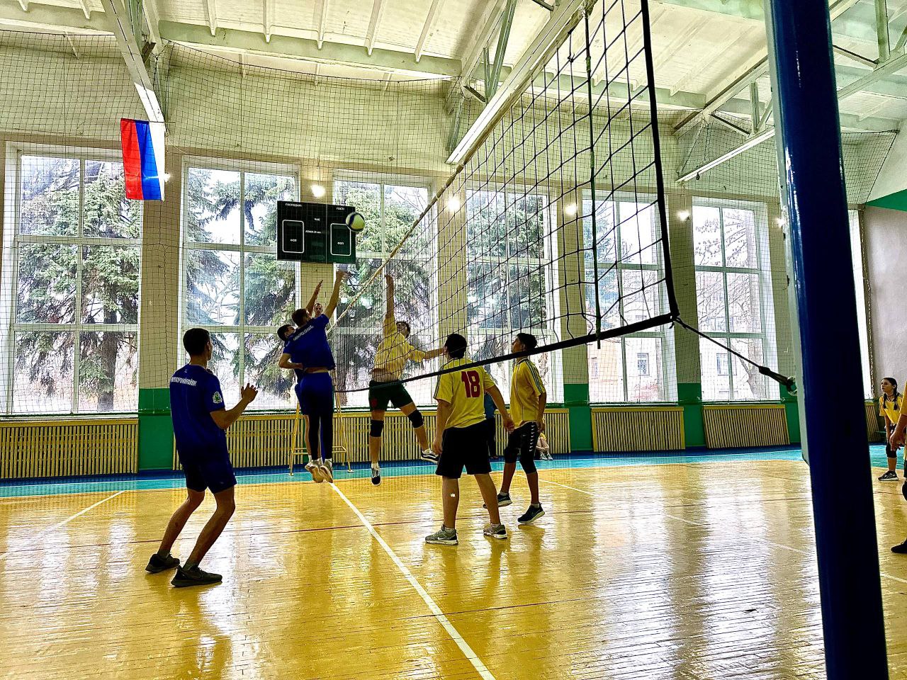 19 ноября состоялся второй групповой этап соревнований по волейболу среди юношей – учащихся образовательных учреждений Приморского муниципального округа 19 ноября состоялся второй групповой этап соревнований по волейболу среди юношей – учащихся образовательных учреждений Приморского муниципального округа