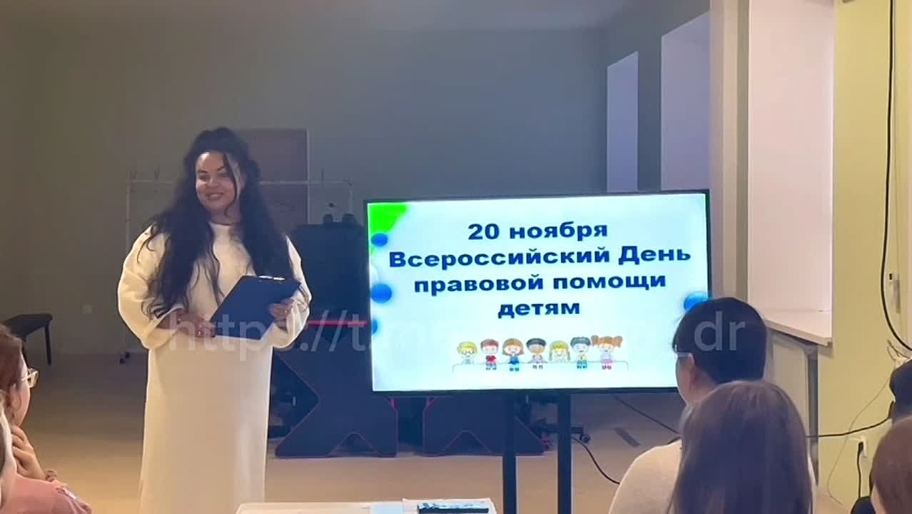 Сегодня в Малом зале ДК "Горняк" прошло мероприятие "Под защитой закона", приуроченное к Международному Дню защиты прав ребёнка!