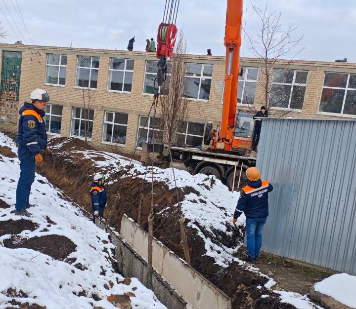 Шефы из Пензенской области подготавливают подшефные территории к осенне-зимнему периоду Шефы из Пензенской области подготавливают подшефные территории к осенне-зимнему периоду