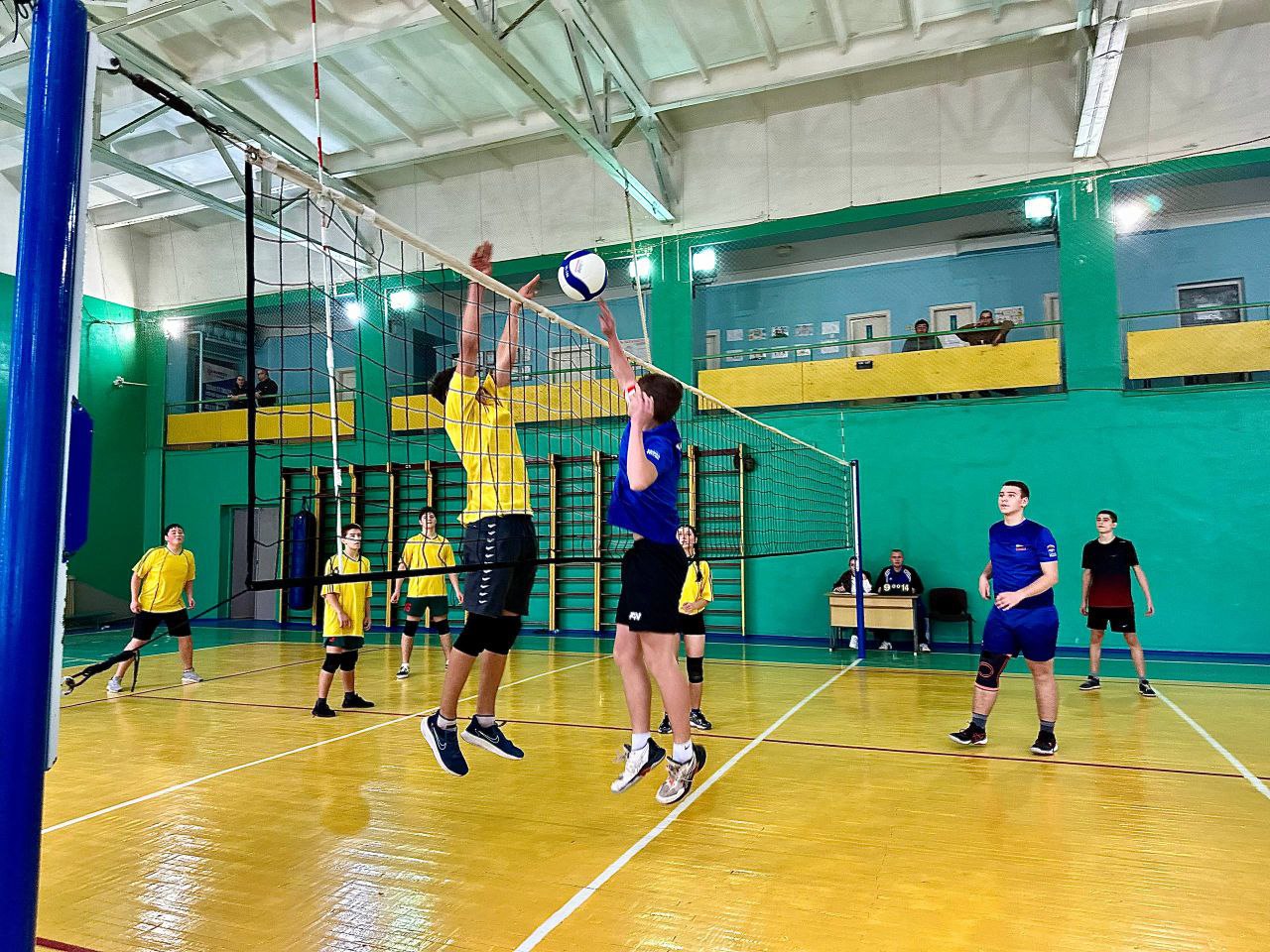 19 ноября состоялся второй групповой этап соревнований по волейболу среди юношей – учащихся образовательных учреждений Приморского муниципального округа 19 ноября состоялся второй групповой этап соревнований по волейболу среди юношей – учащихся образовательных учреждений Приморского муниципального округа
