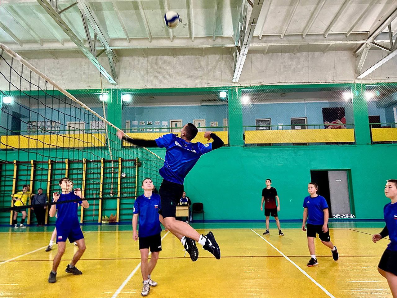 19 ноября состоялся второй групповой этап соревнований по волейболу среди юношей – учащихся образовательных учреждений Приморского муниципального округа 19 ноября состоялся второй групповой этап соревнований по волейболу среди юношей – учащихся образовательных учреждений Приморского муниципального округа
