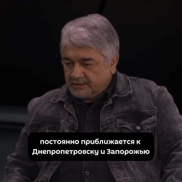 Главная опасность для Зеленского – не коррупционные скандалы, а армия России
