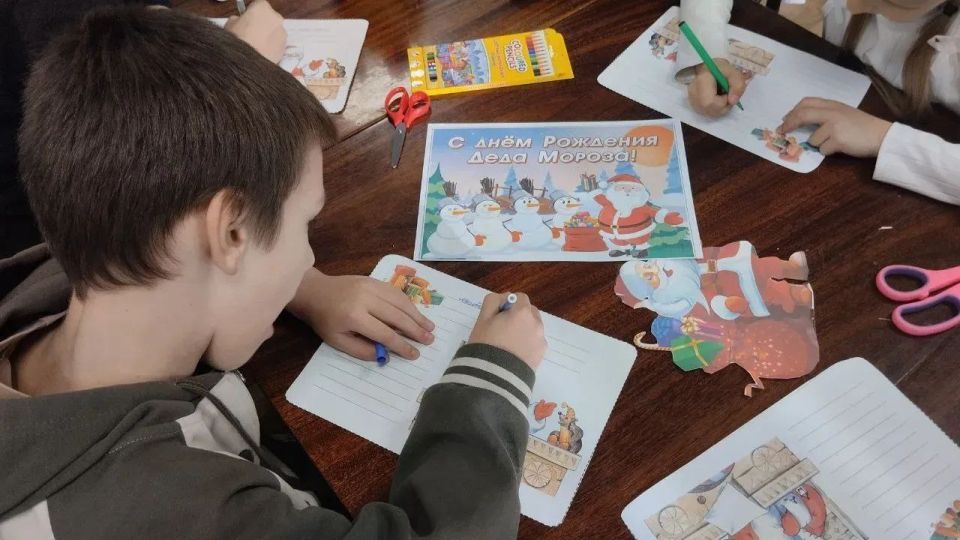 Приближается сказочная пора Новогодних праздников Приближается сказочная пора Новогодних праздников