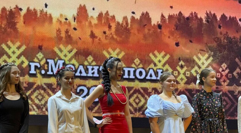 «Мисс Славяночкой-2025» стала студентка мелитопольского колледжа