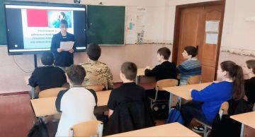 Ко Дню правовой помощи детям: Разговор о важном со старшеклассниками