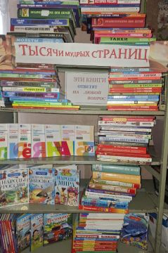 "Тысячи мудрых страниц". С радостью приглашаем вас на открытие книжной выставки "Тысячи мудрых страниц", которая пройдет в нашей Богдановской сельской библиотеке в честь Дня словаря и дня рождения великого русского писателя...