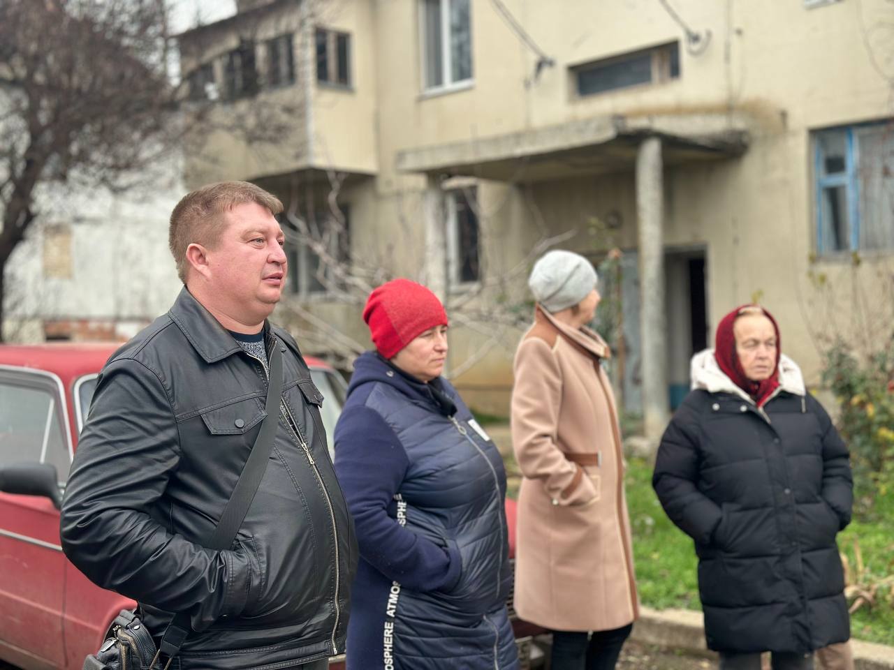 Администрация и Фонд капремонта ответили на вопросы жителей на местах Администрация и Фонд капремонта ответили на вопросы жителей на местах