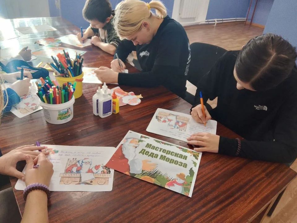 Приближается сказочная пора Новогодних праздников Приближается сказочная пора Новогодних праздников