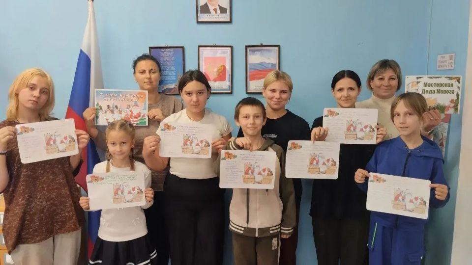 Приближается сказочная пора Новогодних праздников Приближается сказочная пора Новогодних праздников