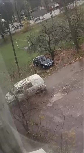 ТЦК попытались задержать молодого мужчину, в ходе чего порвали ему куртку