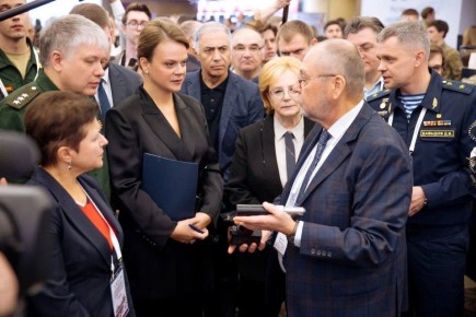 Статс-секретарь – заместитель Министра обороны РФ, председатель фонда «Защитники Отечества» Анна Цивилева приняла участие в IV Научно-практическом форуме «Огнестрельная рана. Хирургия повреждений»