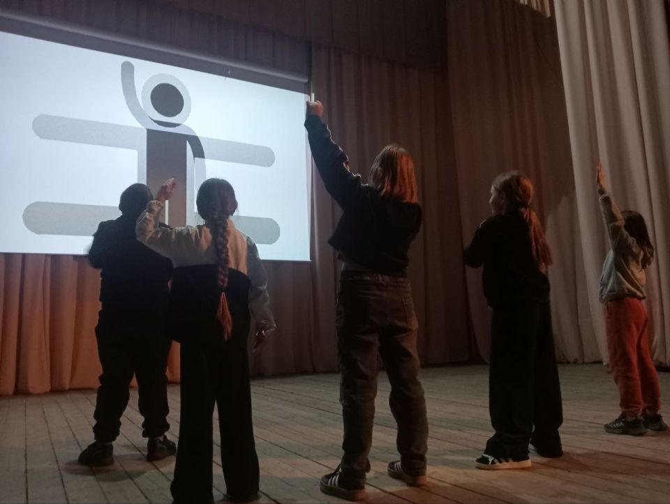 Во Владимировском СДК состоялась Развлекательная программа для детей младшего школьного возраста «Вместе весело танцевать», посвященная Дню ребенка Во Владимировском СДК состоялась Развлекательная программа для детей младшего школьного возраста «Вместе весело танцевать», посвященная Дню ребенка