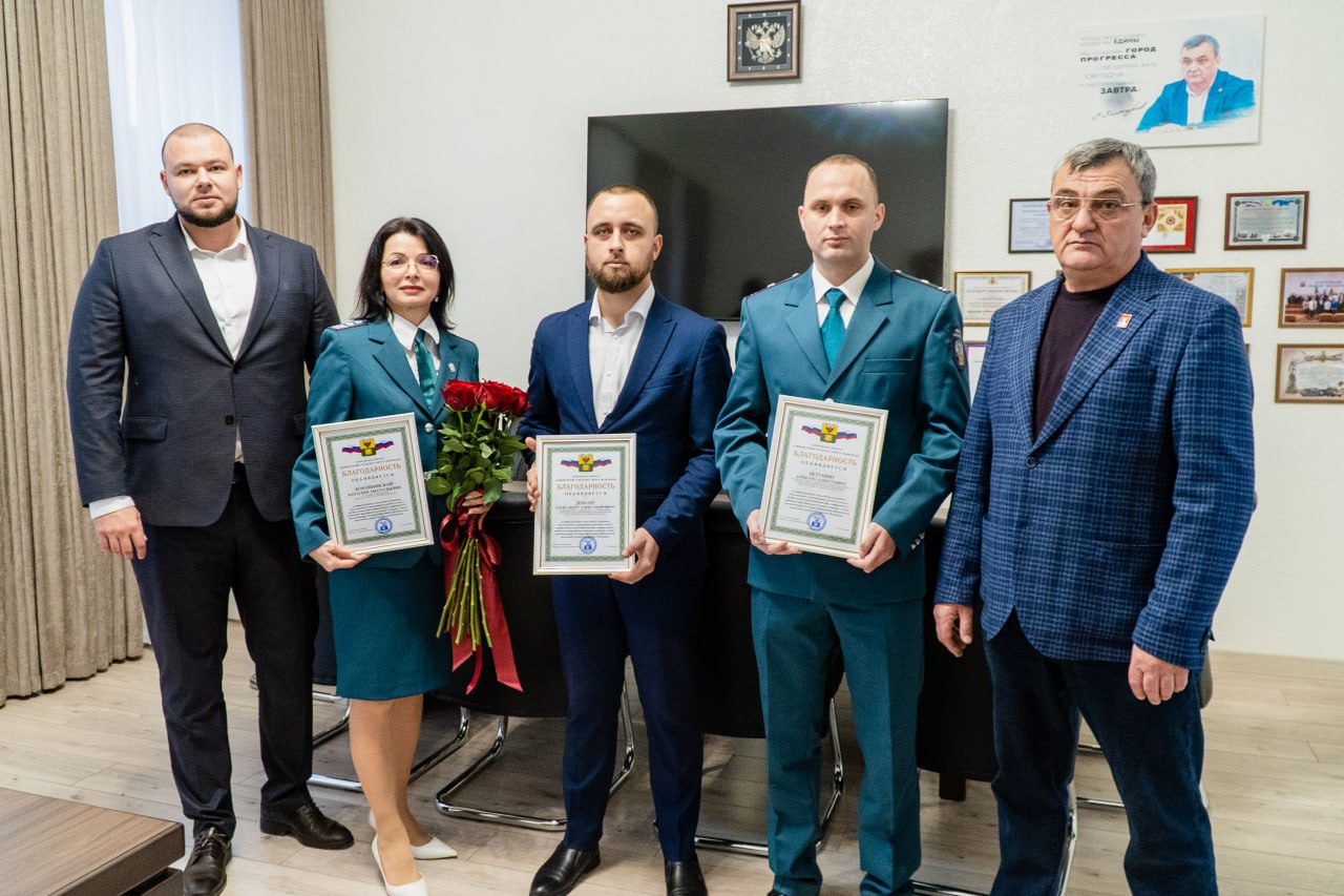 Сергей Золотарёв: В День работника налоговых органов России вручил благодарности сотрудникам Межрайонной ИФНС России №1 по Запорожской области Сергей Золотарёв: В День работника налоговых органов России вручил благодарности сотрудникам Межрайонной ИФНС России №1 по Запорожской области