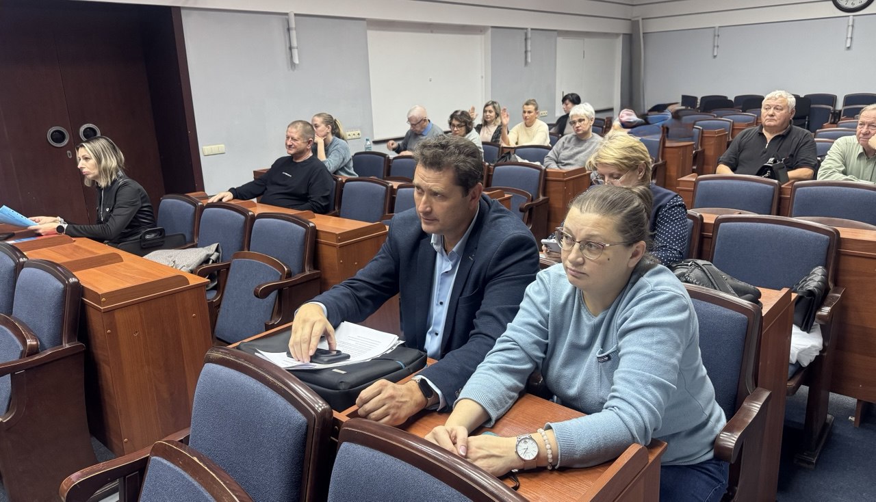 Депутаты заслушали отчет о работе "Горсвета", школы №3 и художественной школы Депутаты заслушали отчет о работе "Горсвета", школы №3 и художественной школы