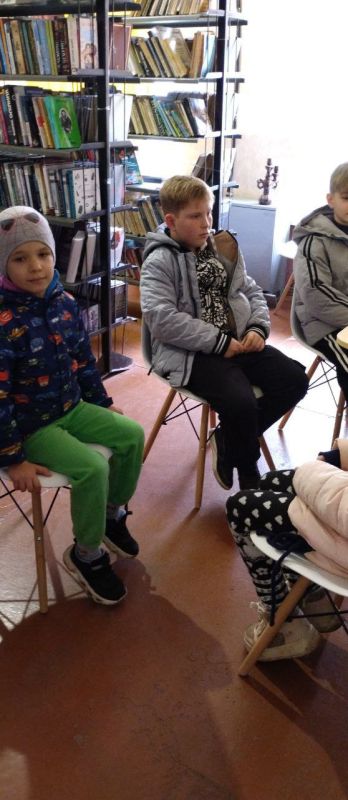 21 ноября в Георгиевской сельской библиотеке прошла книжная выставка "Самая полезная книга-Даля" 21 ноября в Георгиевской сельской библиотеке прошла книжная выставка "Самая полезная книга-Даля"