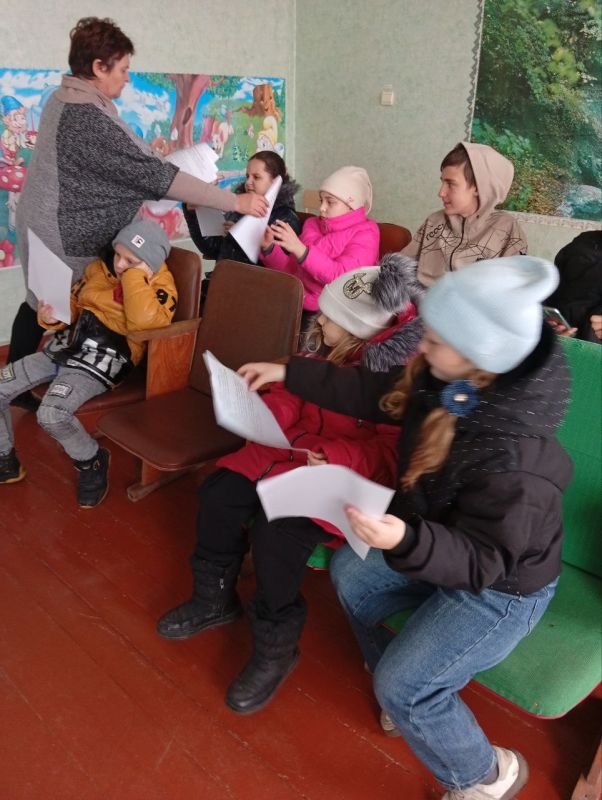 " Под защитой закона". В рамках Всероссийского дня правовой помощи детям в Шевченковском Доме культуры прошёл познавательный час " Под защитой закона" " Под защитой закона". В рамках Всероссийского дня правовой помощи детям в Шевченковском Доме культуры прошёл познавательный час " Под защитой закона"