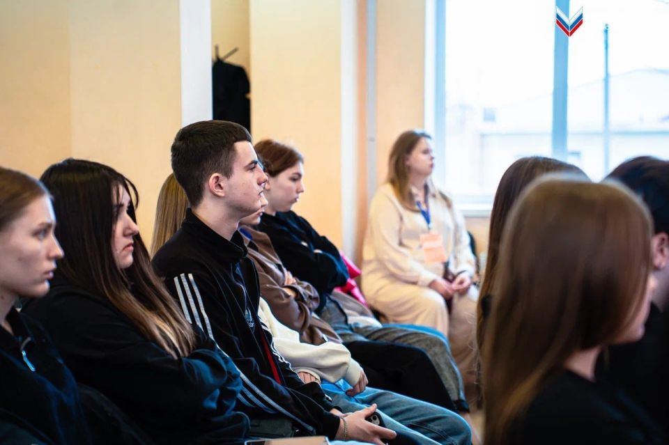 Активисты в Мелитополе провели игру по правовой грамотности для детей