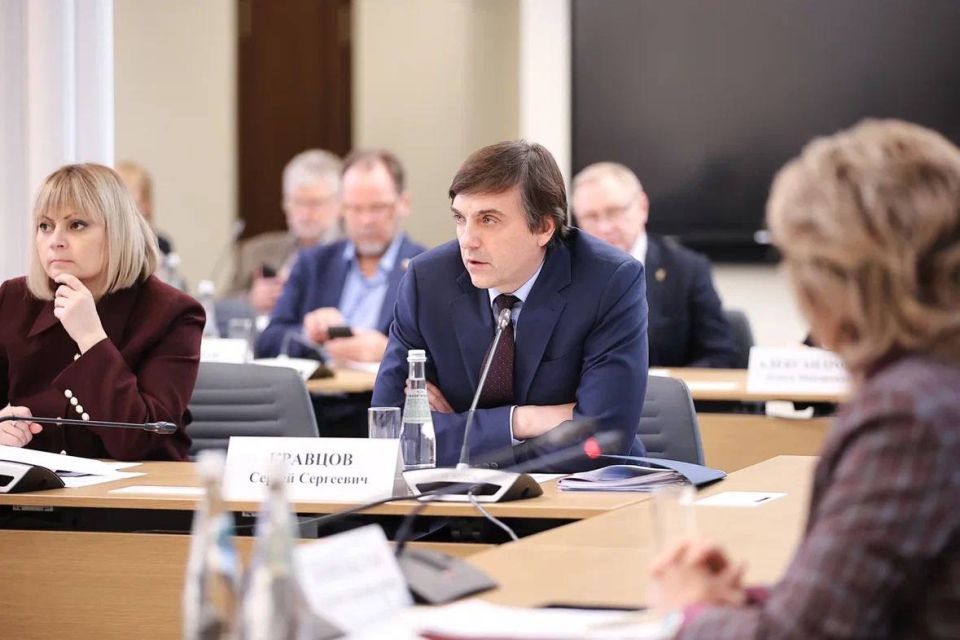 Глава Минпросвещения рассказал о работе по созданию государственных учебников