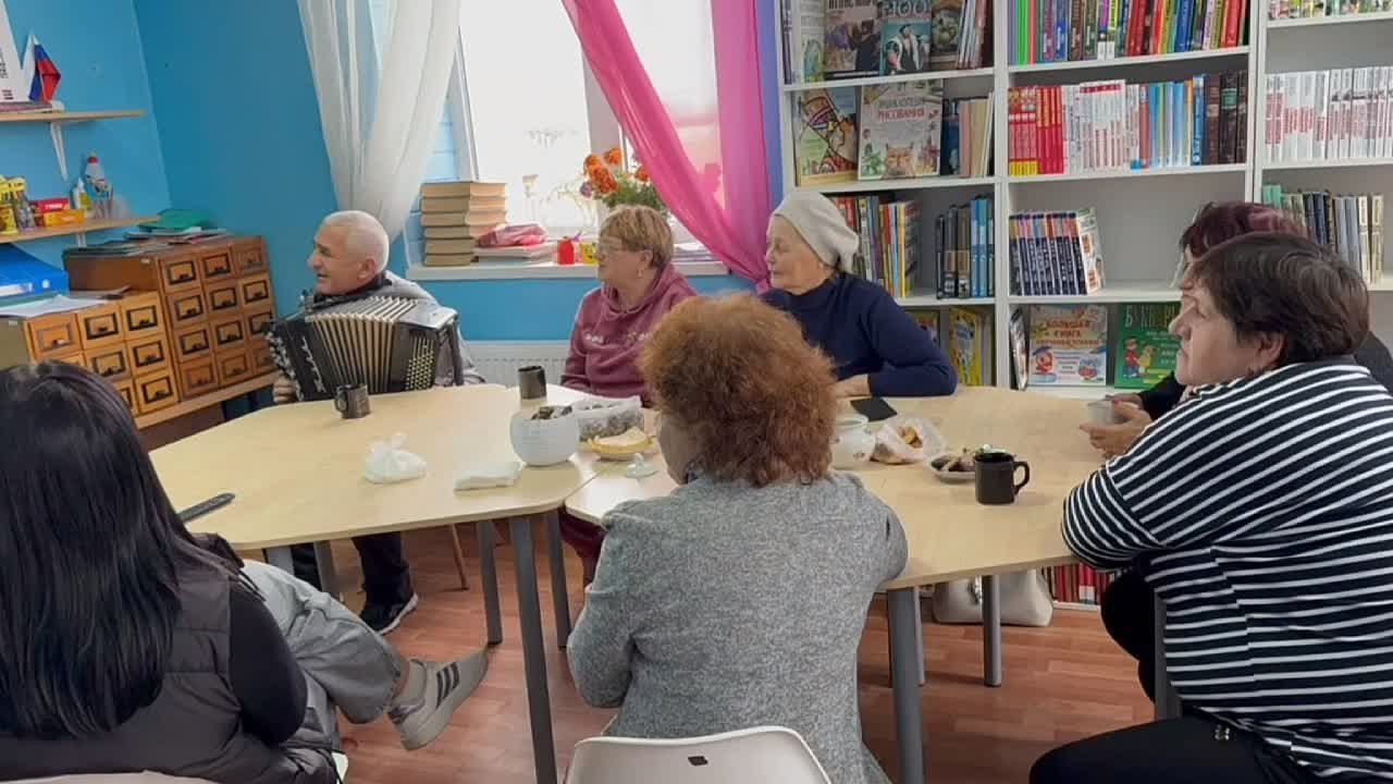 Активное долголетие. В селе Новобогдановка в Доме культуры прошёл «Частушечный день» в рамках проекта «Активное долголетие»