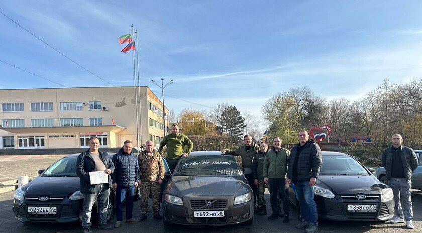 Токмакский и Пологовский округа получили три автомобиля