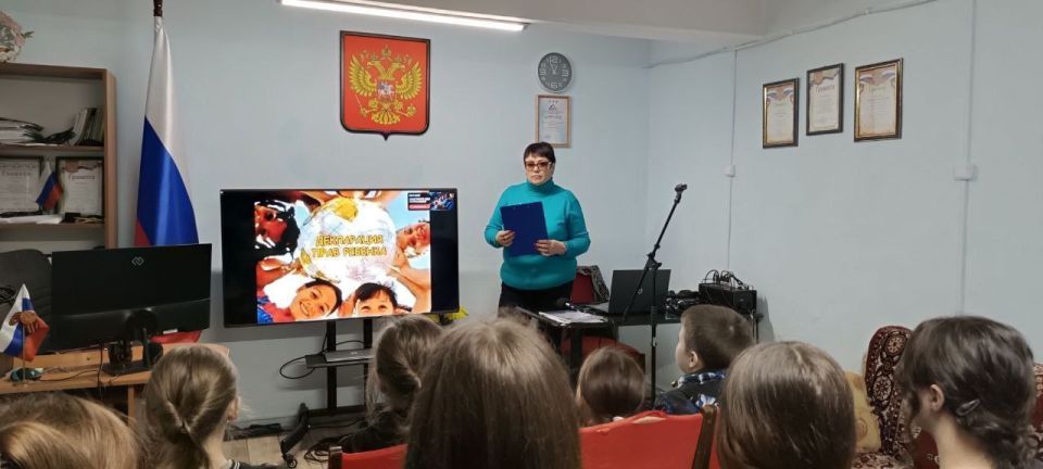 Информационный час «Права ребенка: знай, уважай, защищай» состоялся в Нововасильевском ДК