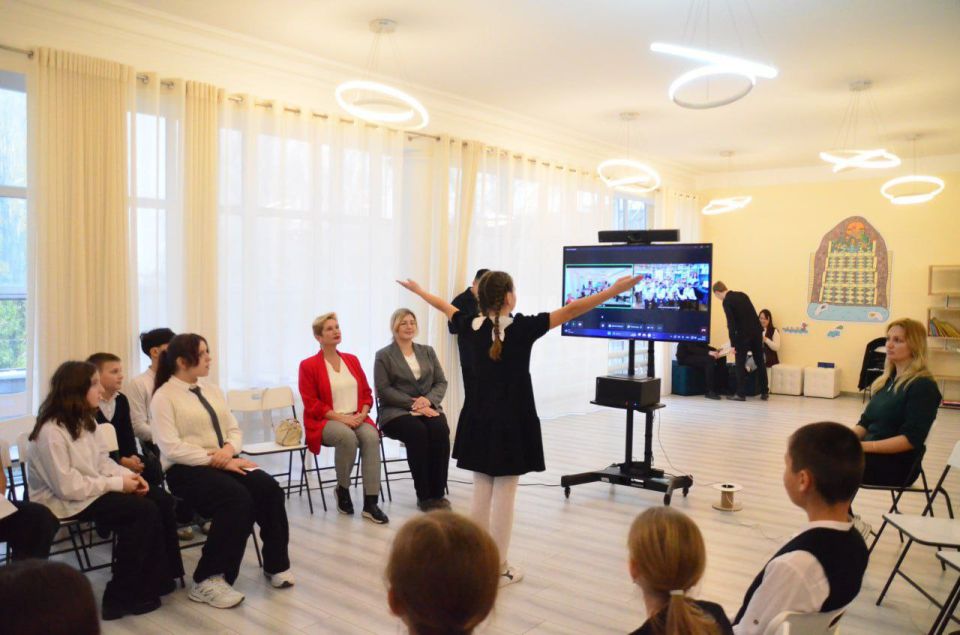 Ко Дню освобождения Мелитополя в областном Центре искусств и народного творчества состоялся патриотический час: «История малого Сталинграда" Ко Дню освобождения Мелитополя в областном Центре искусств и народного творчества состоялся патриотический час: «История малого Сталинграда"