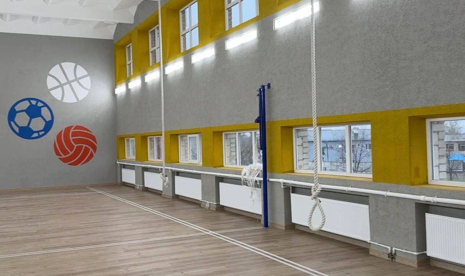 В приазовской школе №9 отремонтируют учебные классы