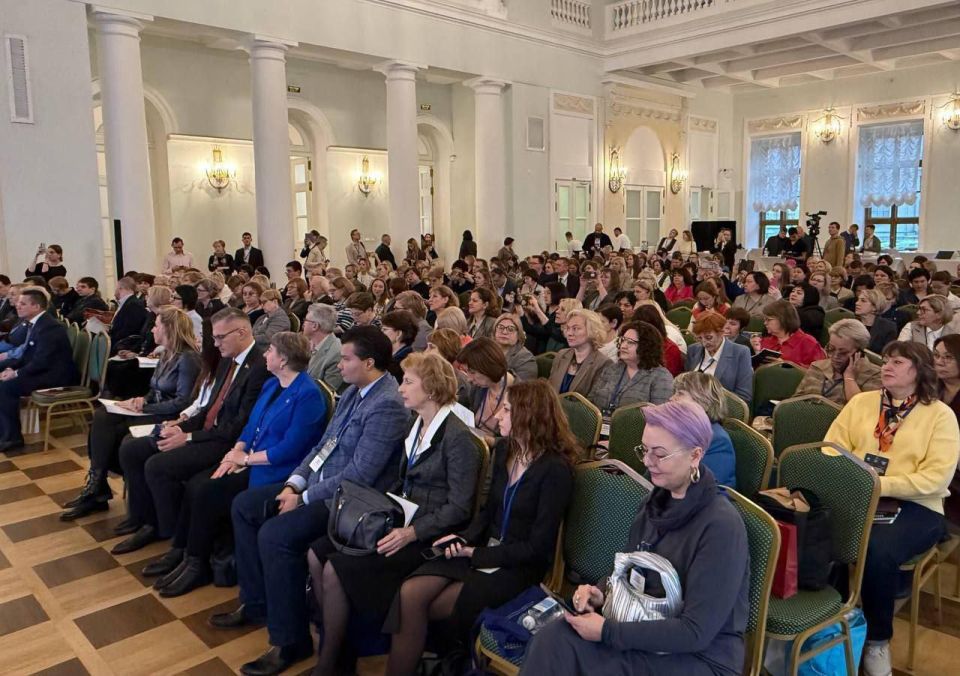 Официально: В Доме Пашкова состоялось Ежегодное совещание руководителей федеральных и центральных региональных библиотек России Официально: В Доме Пашкова состоялось Ежегодное совещание руководителей федеральных и центральных региональных библиотек России