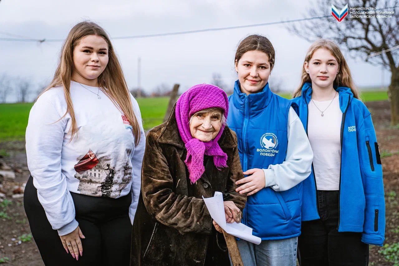 С заботой о ветеранах: добровольцы посетили ветерана Великой Отечественной войны