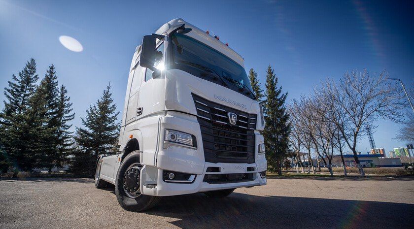 С конвейера «Камаза» сошла первая партия тягачей класса Hi-tech