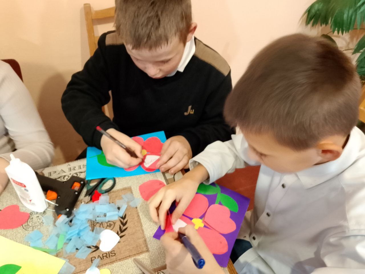 Приближается один из самых теплых и нежных праздников года – День матери Приближается один из самых теплых и нежных праздников года – День матери